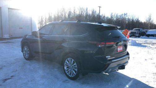 2025 Toyota Highlander Platinum