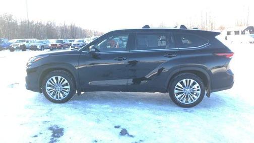 2025 Toyota Highlander Platinum