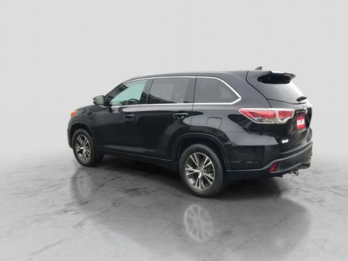 Attitude Black Metallic 2015 Toyota Highlander LE Plus