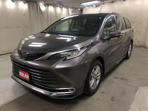 2023 Toyota Sienna Limited