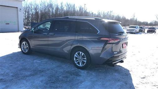 2023 Toyota Sienna Limited