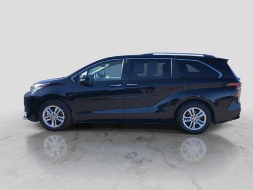 Midnight Black Metallic 2023 Toyota Sienna Limited