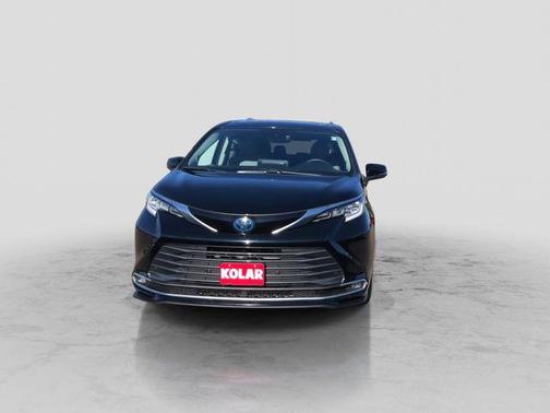 Midnight Black Metallic 2023 Toyota Sienna Limited