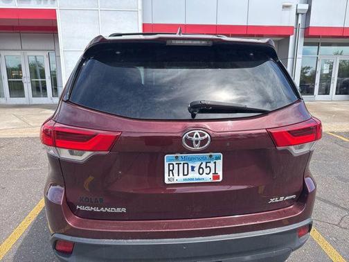 Ooh La La Rouge Mica 2018 Toyota Highlander XLE