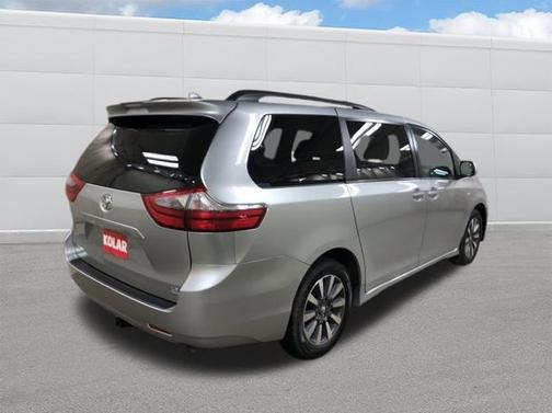 2020 Toyota Sienna LE
