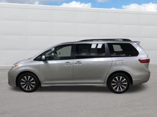 2020 Toyota Sienna LE
