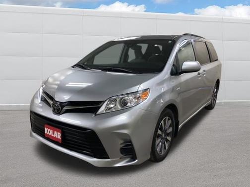 2020 Toyota Sienna LE