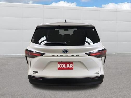 2022 Toyota Sienna XLE 7 Passenger