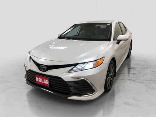 Wind Chill Pearl 2023 Toyota Camry XLE
