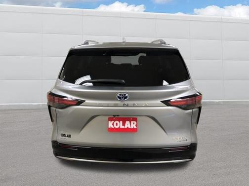 2024 Toyota Sienna Platinum 7 Passenger
