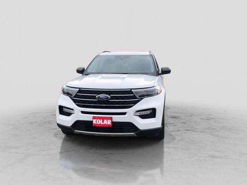 Iconic Silver Metallic 2020 Ford Explorer XLT