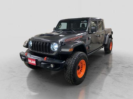 Granite Crystal Metallic Clearcoat 2024 Jeep Gladiator Mojave X