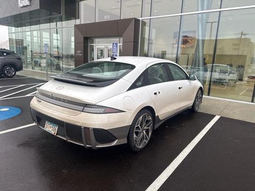 2025 Hyundai IONIQ 6 SEL