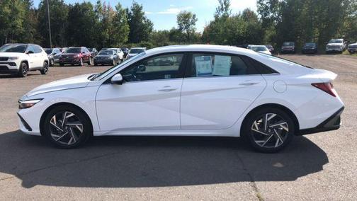 2025 Hyundai ELANTRA Limited