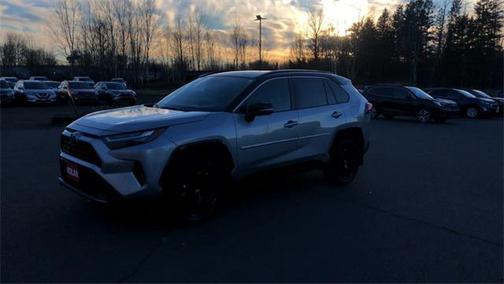 2022 Toyota RAV4 Hybrid SE