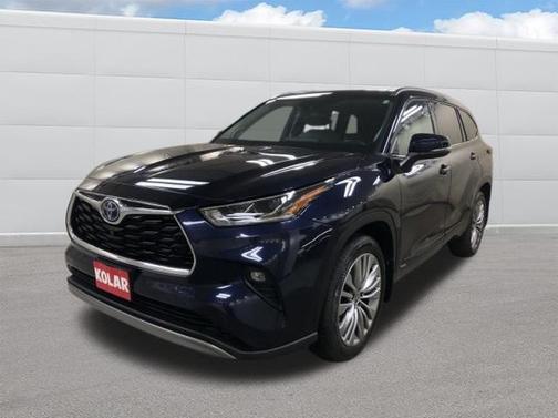 2022 Toyota Highlander Hybrid Platinum
