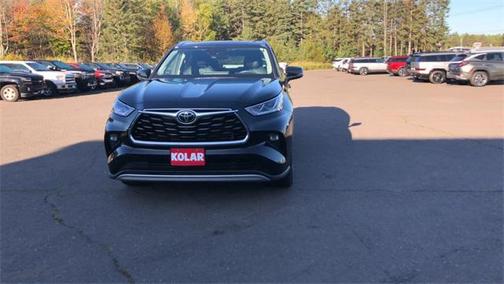 2022 Toyota Highlander Platinum