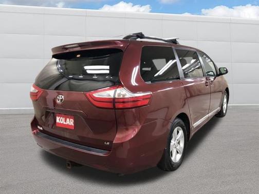 2017 Toyota Sienna LE
