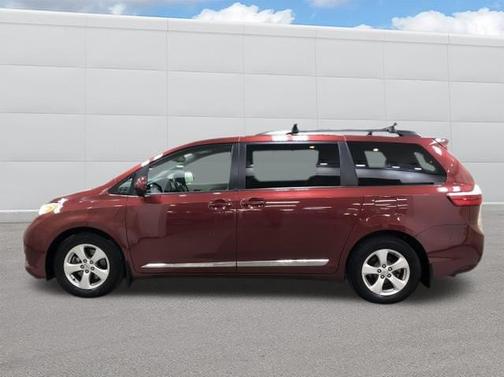 2017 Toyota Sienna LE