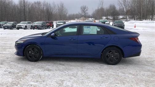 2023 Hyundai ELANTRA SEL