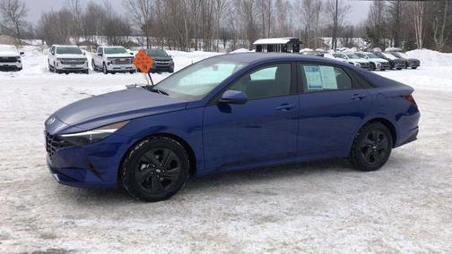 2023 Hyundai ELANTRA SEL