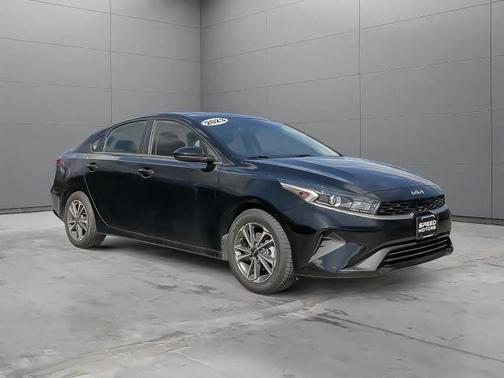 Black 2023 Kia Forte LXS