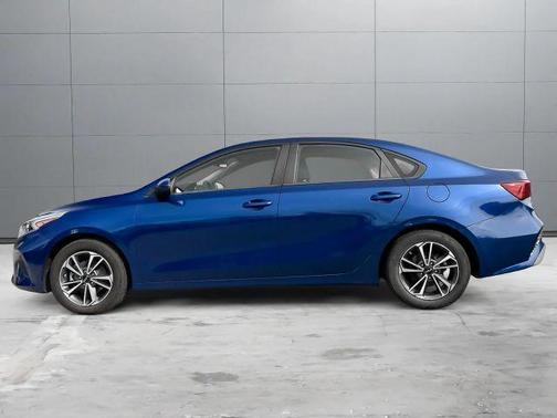 Blue 2022 Kia Forte LXS