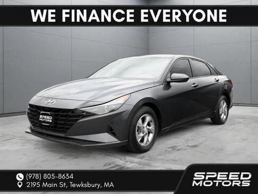 2022 Hyundai ELANTRA SE