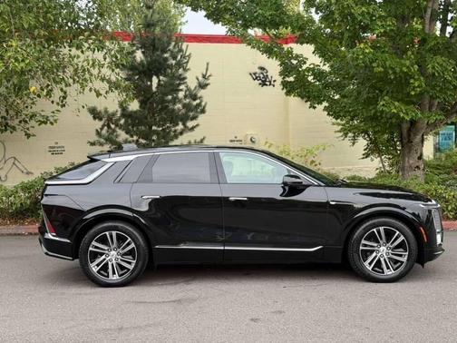 2024 Cadillac LYRIQ V