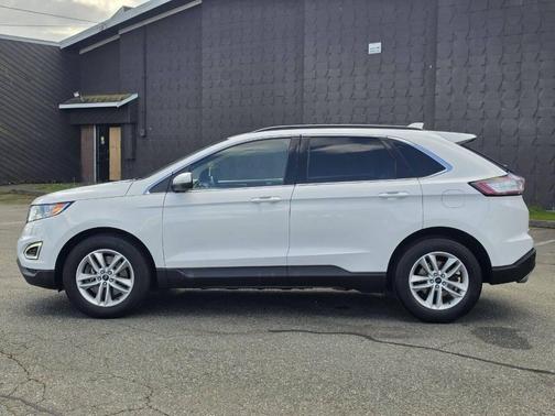 White 2015 Ford Edge SEL