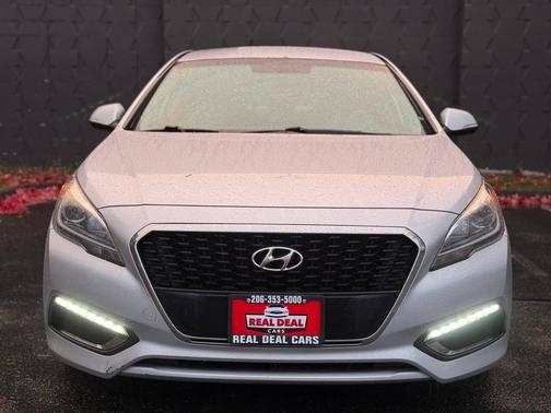 2017 Hyundai SONATA Hybrid SE