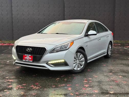 2017 Hyundai SONATA Hybrid SE