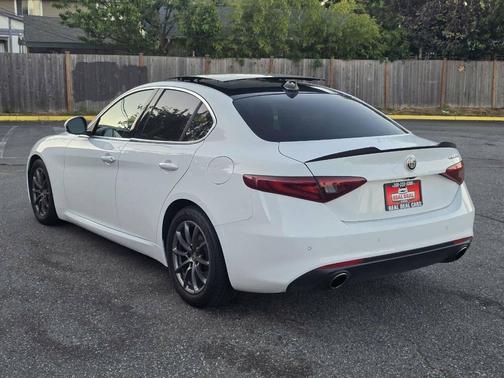Alfa White 2018 Alfa Romeo Giulia Base
