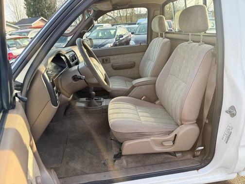 2000 Toyota Tacoma Base