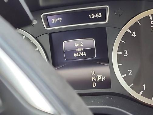 2017 INFINITI QX30 Premium