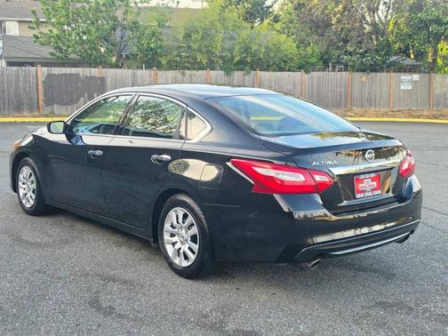Gun Metallic 2016 Nissan Altima 2.5 S
