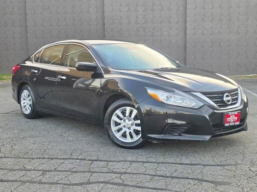 Gun Metallic 2016 Nissan Altima 2.5 S