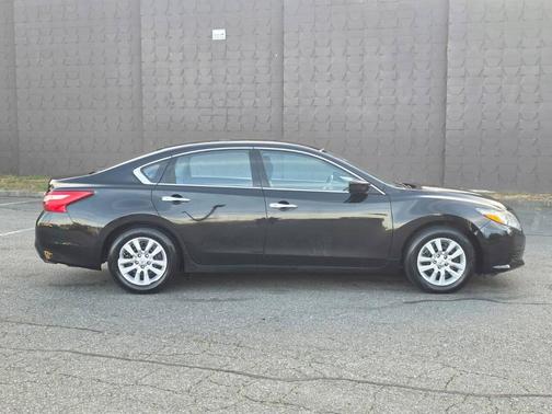 Gun Metallic 2016 Nissan Altima 2.5 S