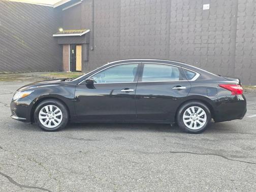 Gun Metallic 2016 Nissan Altima 2.5 S