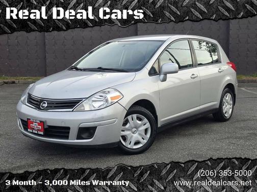 Brilliant Silver 2011 Nissan Versa 1.8 S