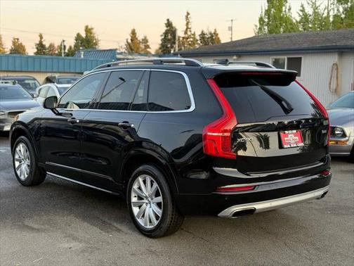 2017 Volvo XC90 T6 Momentum