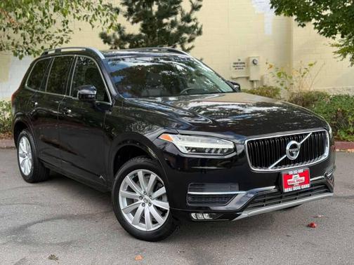 2017 Volvo XC90 T6 Momentum
