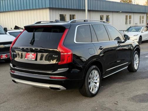 2017 Volvo XC90 T6 Momentum