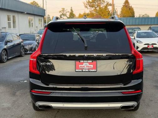 2017 Volvo XC90 T6 Momentum