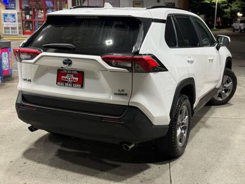 2022 Toyota RAV4 Hybrid LE