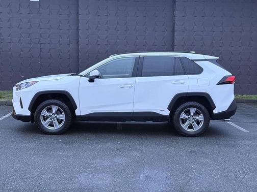 2022 Toyota RAV4 Hybrid LE