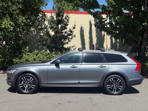 2018 Volvo V90 Cross Country T5