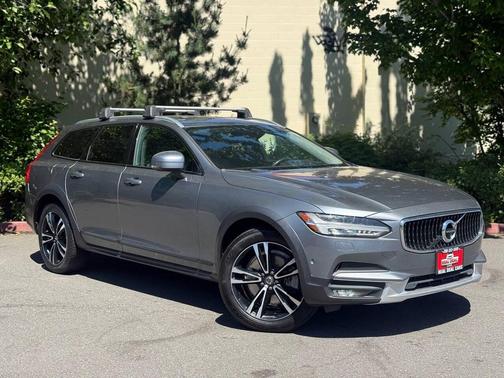 2018 Volvo V90 Cross Country T5