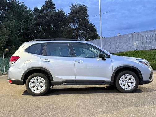Ice Silver Metallic 2020 Subaru Forester Base