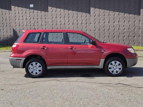 Red 2006 Mitsubishi Outlander LS